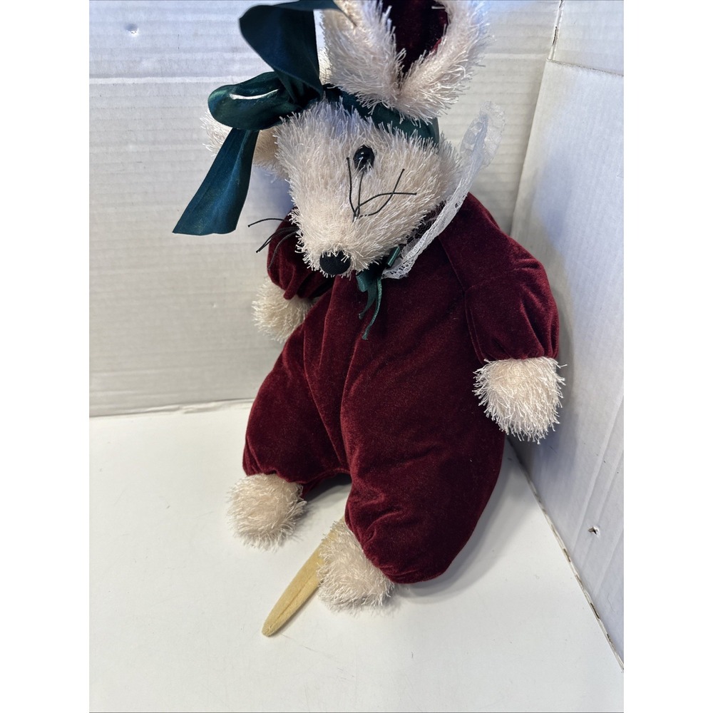 Sugar Loaf 2007 Soft‎ Cute Mouse In A Red Dress And Green Rib On.  13" Tall